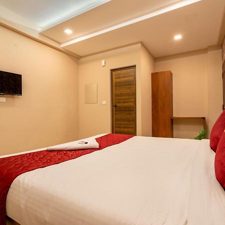Hotel Yaad Residency Kochi Zewnętrze zdjęcie