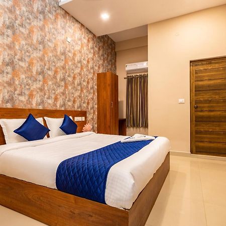 Hotel Yaad Residency Kochi Zewnętrze zdjęcie