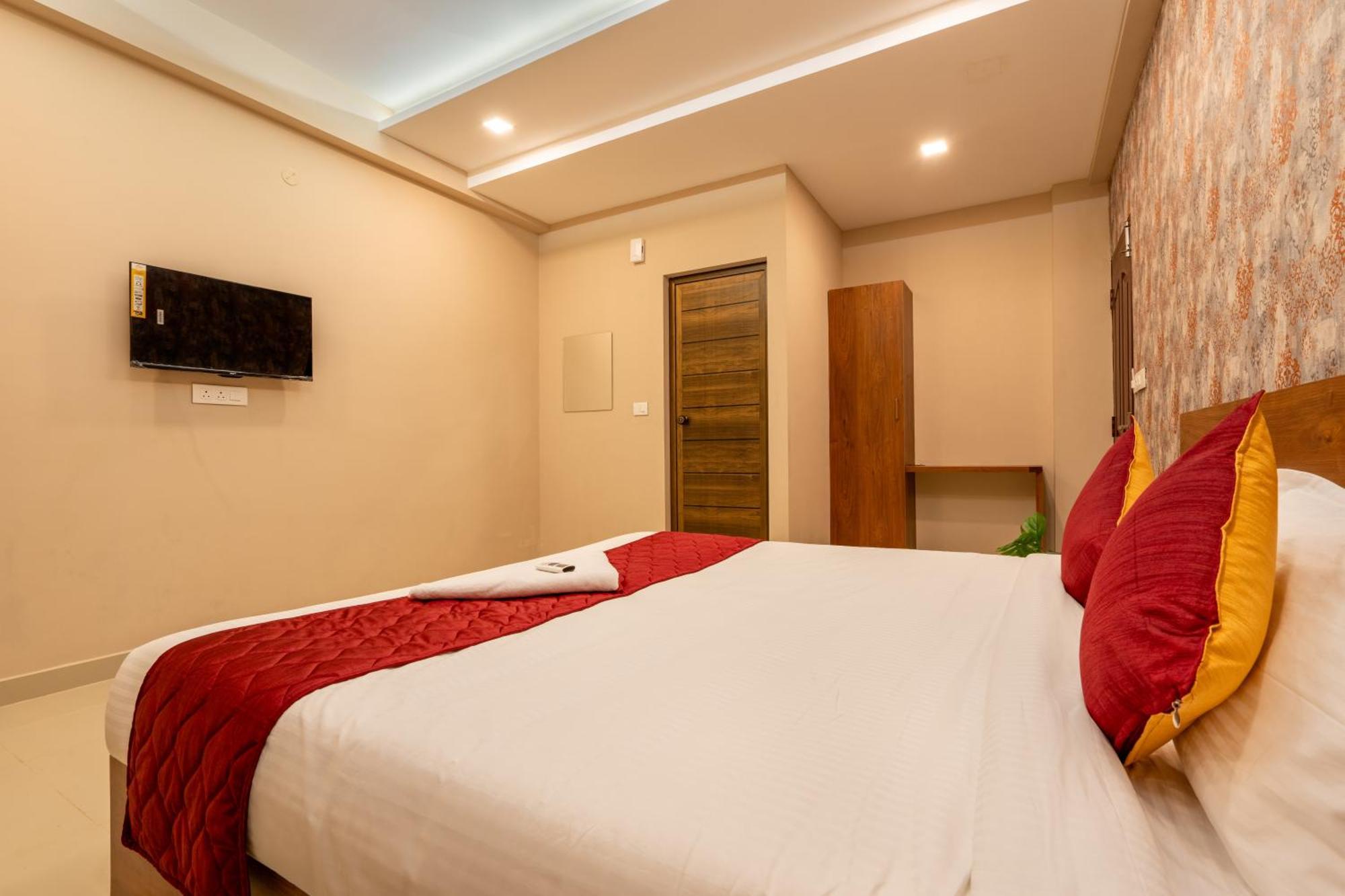 Hotel Yaad Residency Kochi Zewnętrze zdjęcie