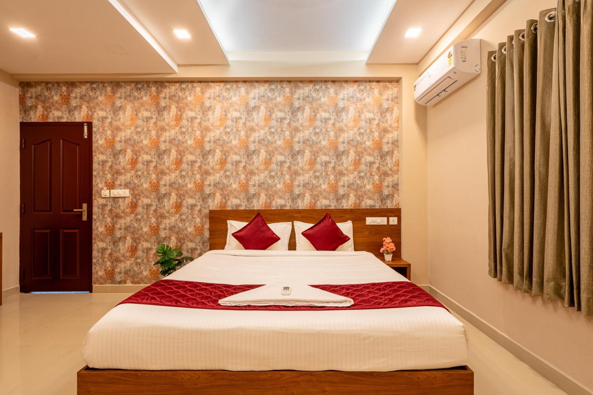 Hotel Yaad Residency Kochi Zewnętrze zdjęcie