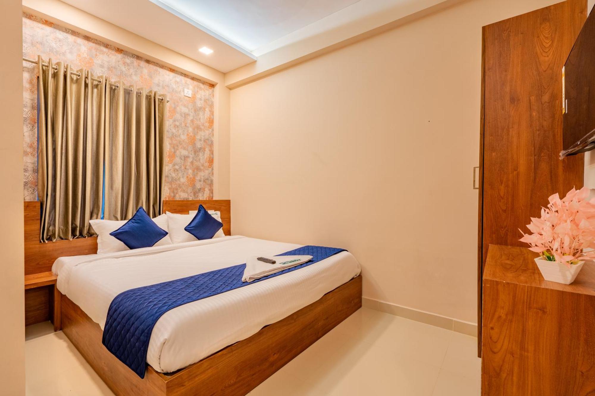 Hotel Yaad Residency Kochi Zewnętrze zdjęcie